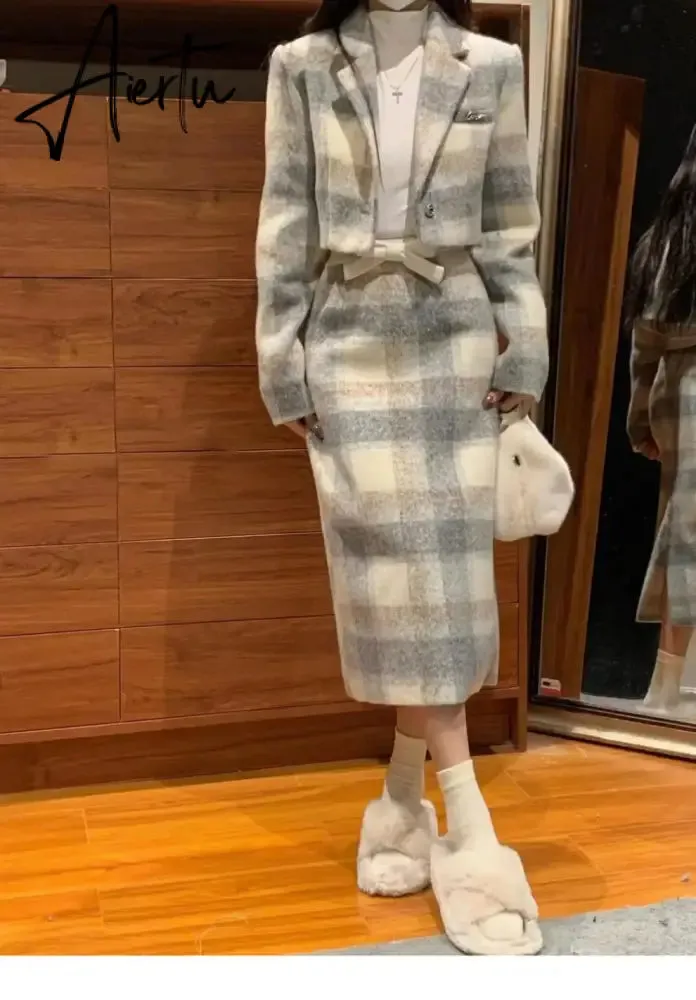 Aiertu Sets for Women 2 Pieces Autumn Grey Plaid Woolen Lapel Collar Long Sleeve Half Skirt Set Elegant Sweet Temperament Casual Suit