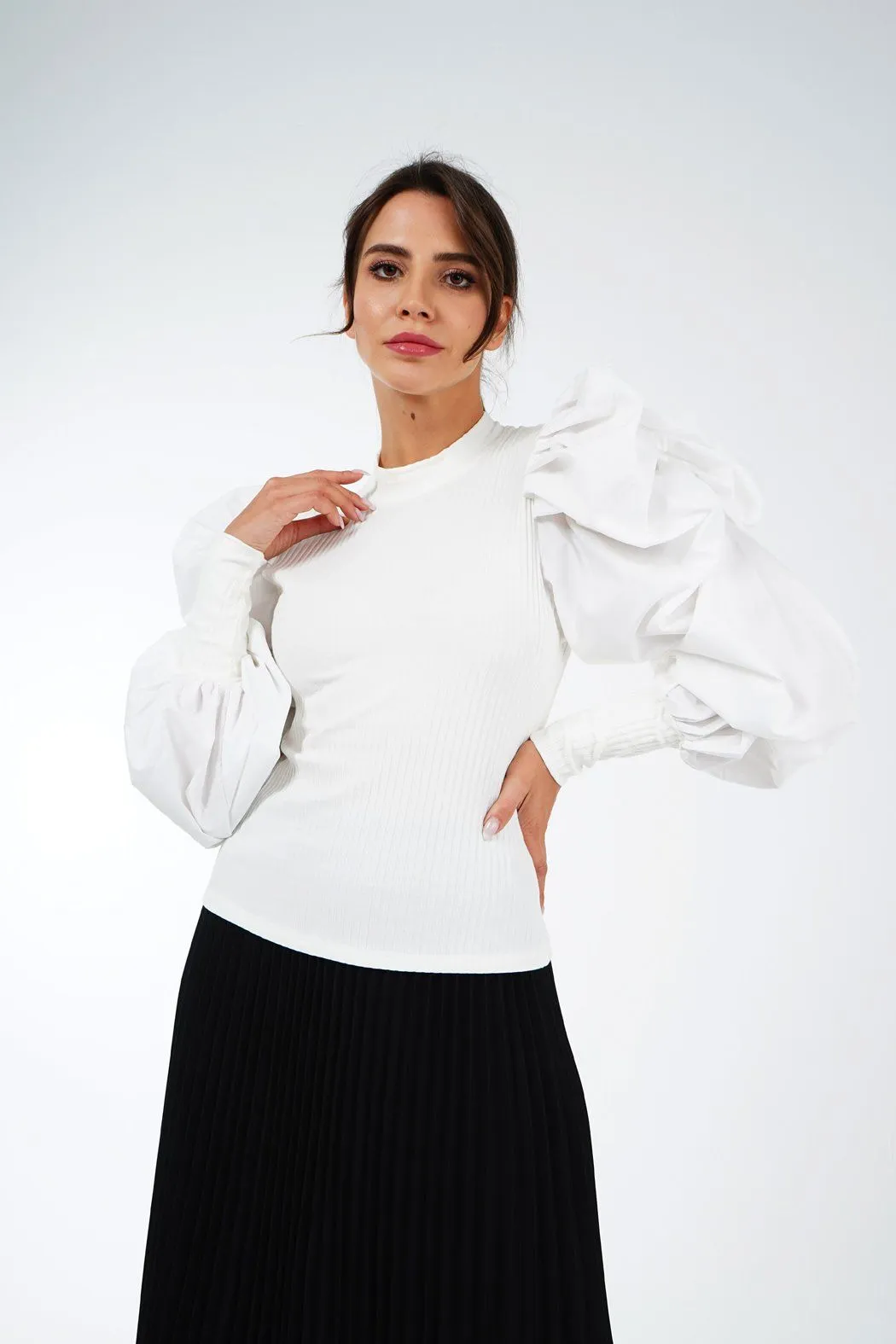 Alonsa Pleated Top With Puff Sleeves