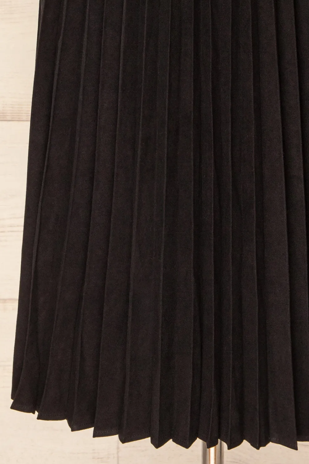 Langdon Black | Pleated Velvet Midi Skirt